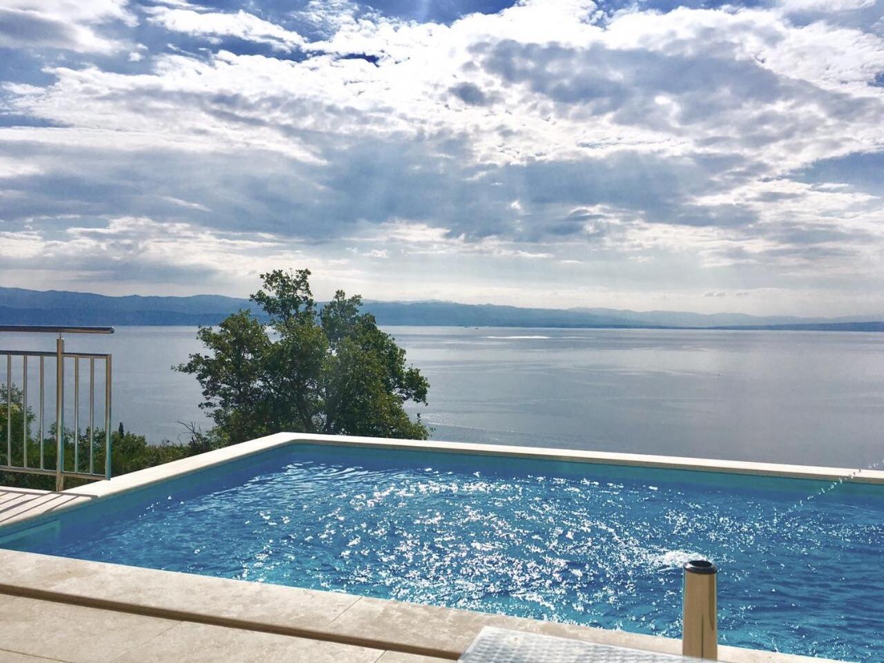 Villa Sabine Apartment Losinj Medveja Exterior photo